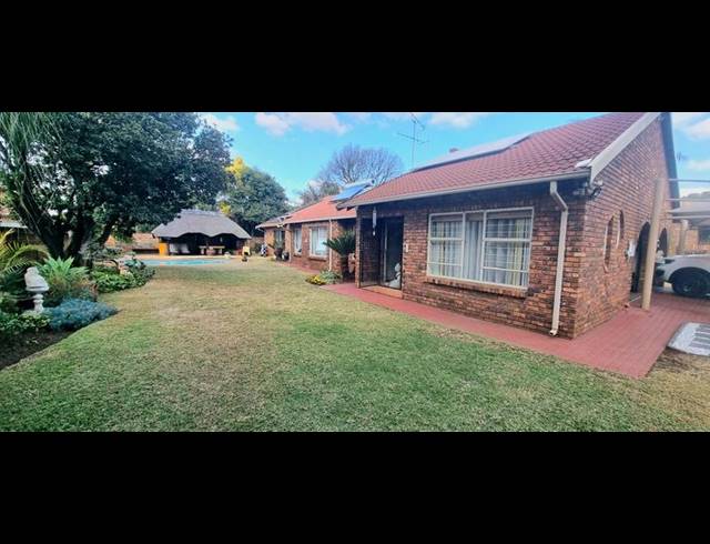 3 BEDROOM HOUSE FOR SALE IN WIERDA PARK